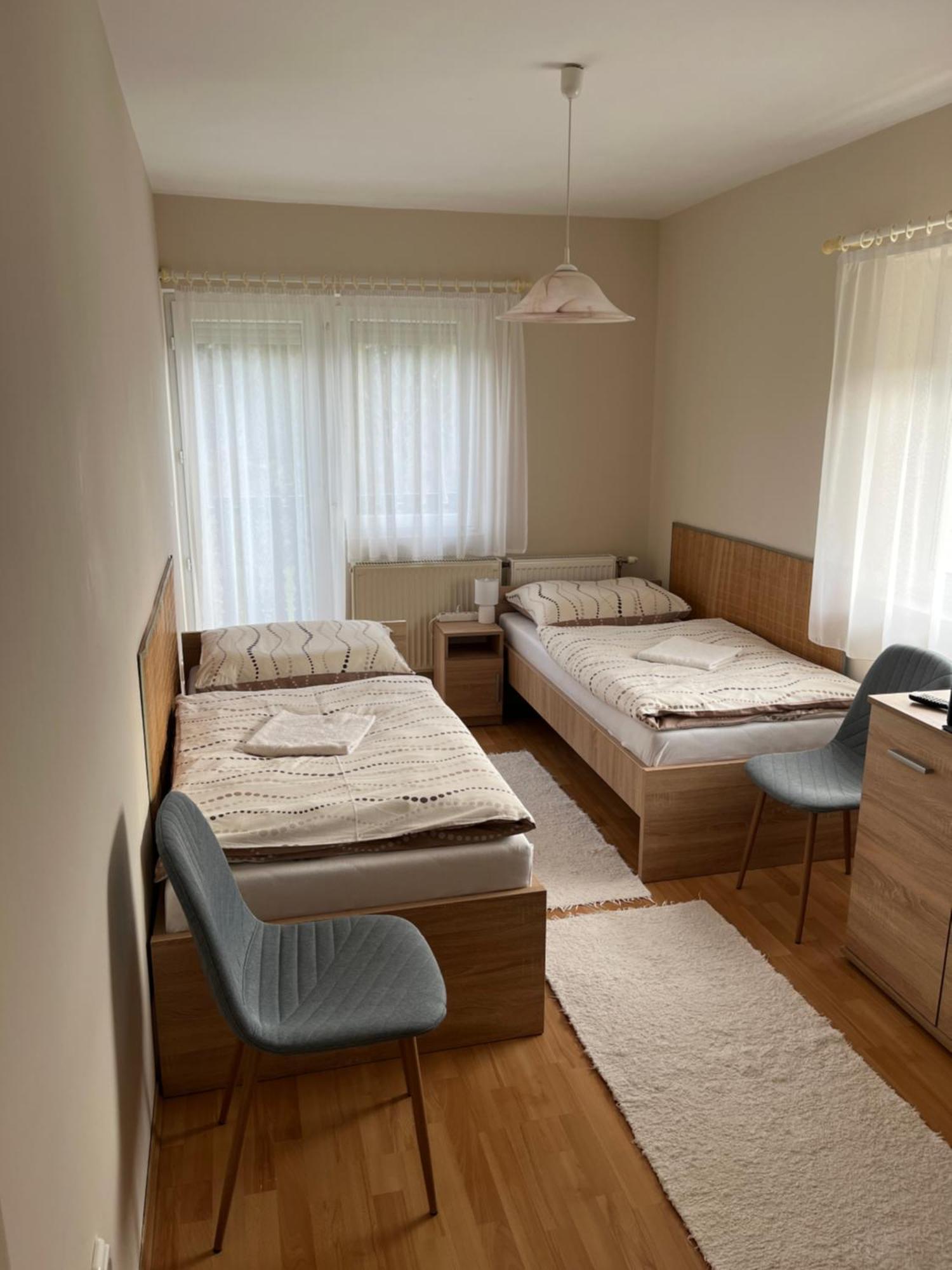 Zsuzsi Vendeghaz Hotel Zalaegerszeg Exterior photo