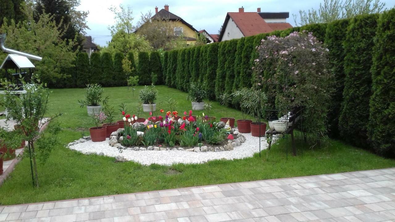 Zsuzsi Vendeghaz Hotel Zalaegerszeg Exterior photo